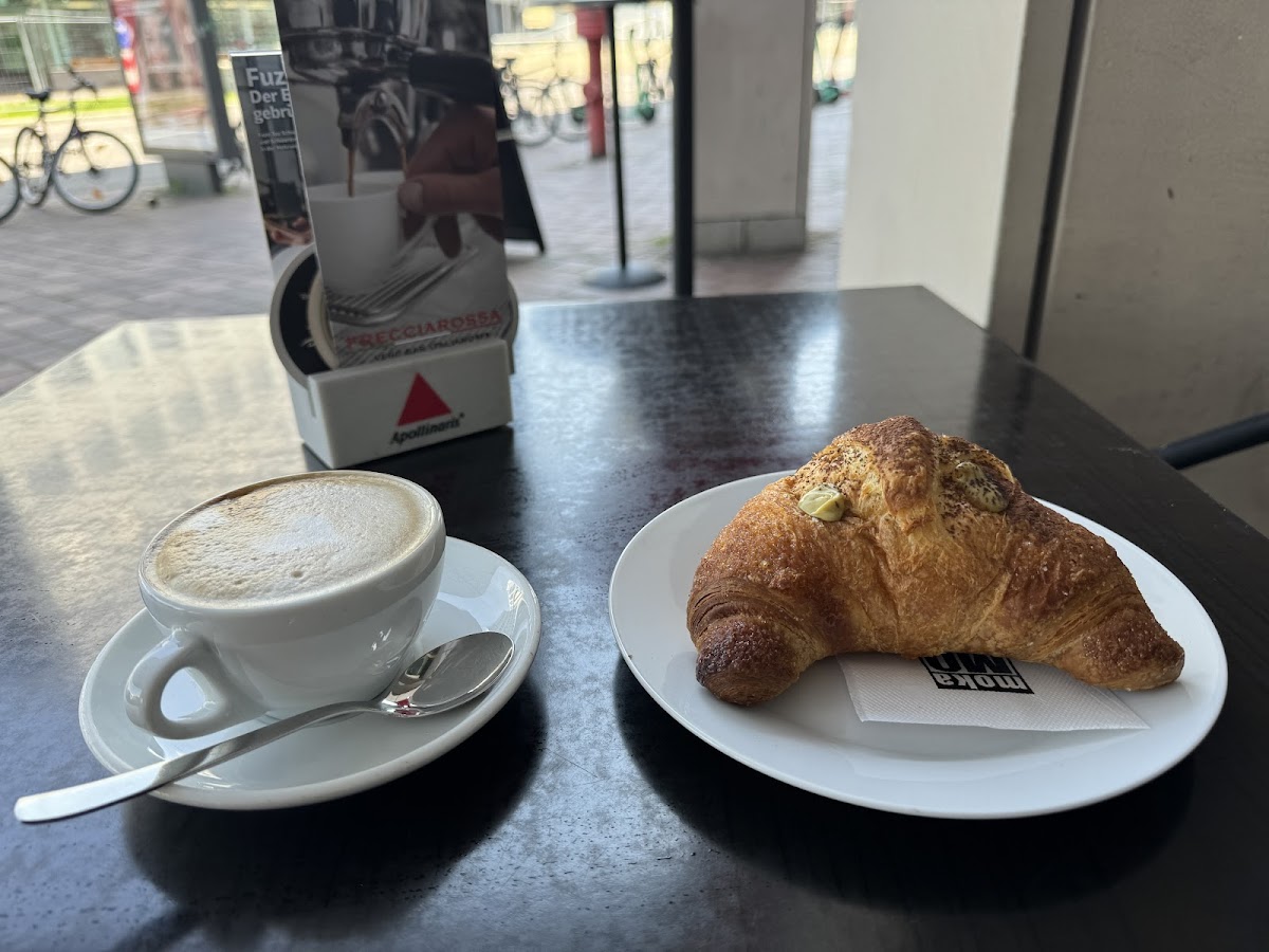 Alessandro caffè FRECCIAROSSA - Augsburg Photo 3