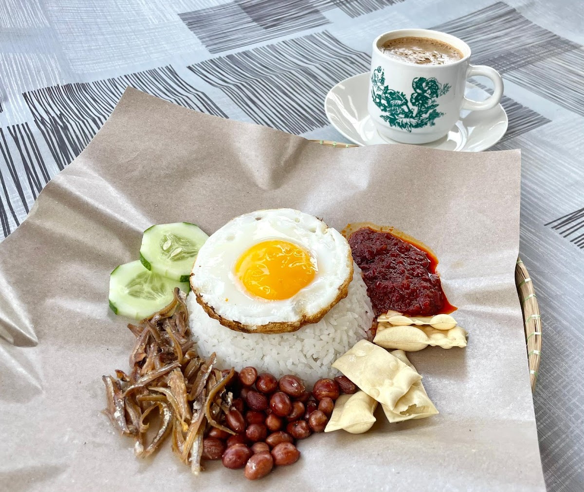 APAH KA BAR CAFE [HALAL CERTIFIED] Photo 2