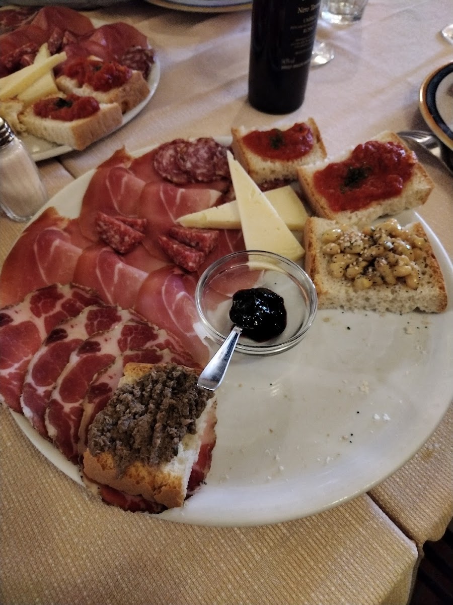 Taverna del Giullare Restaurant Photo 2
