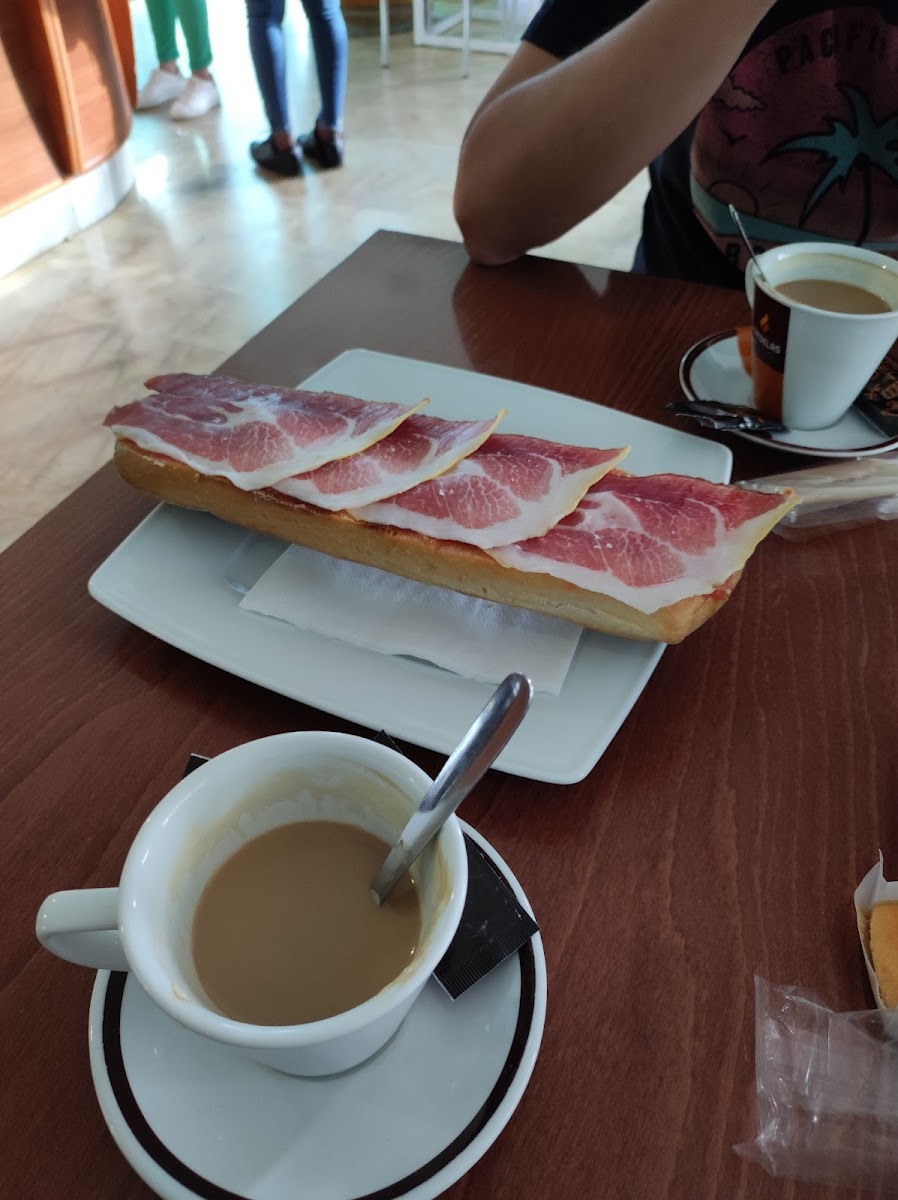 Cafetería La Rotonda. Photo 4