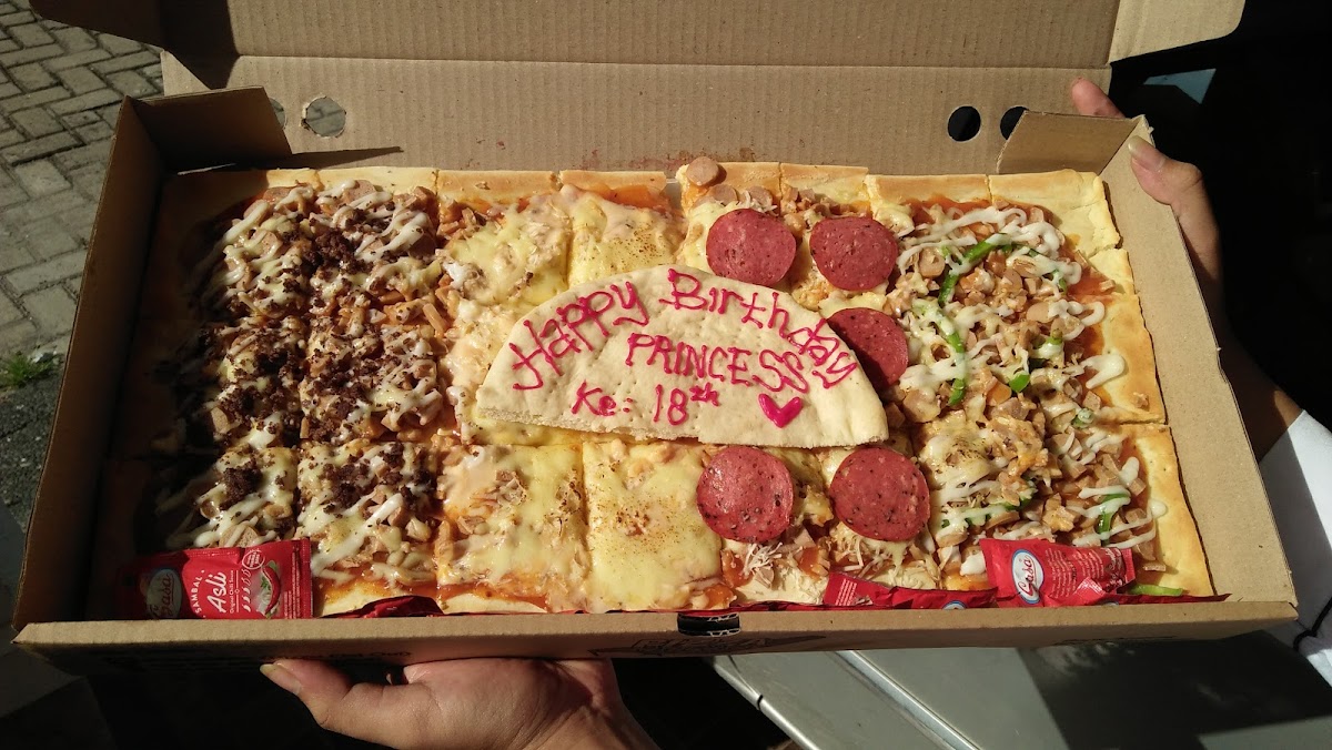 Pizza Oei and Pattiserie Photo 4