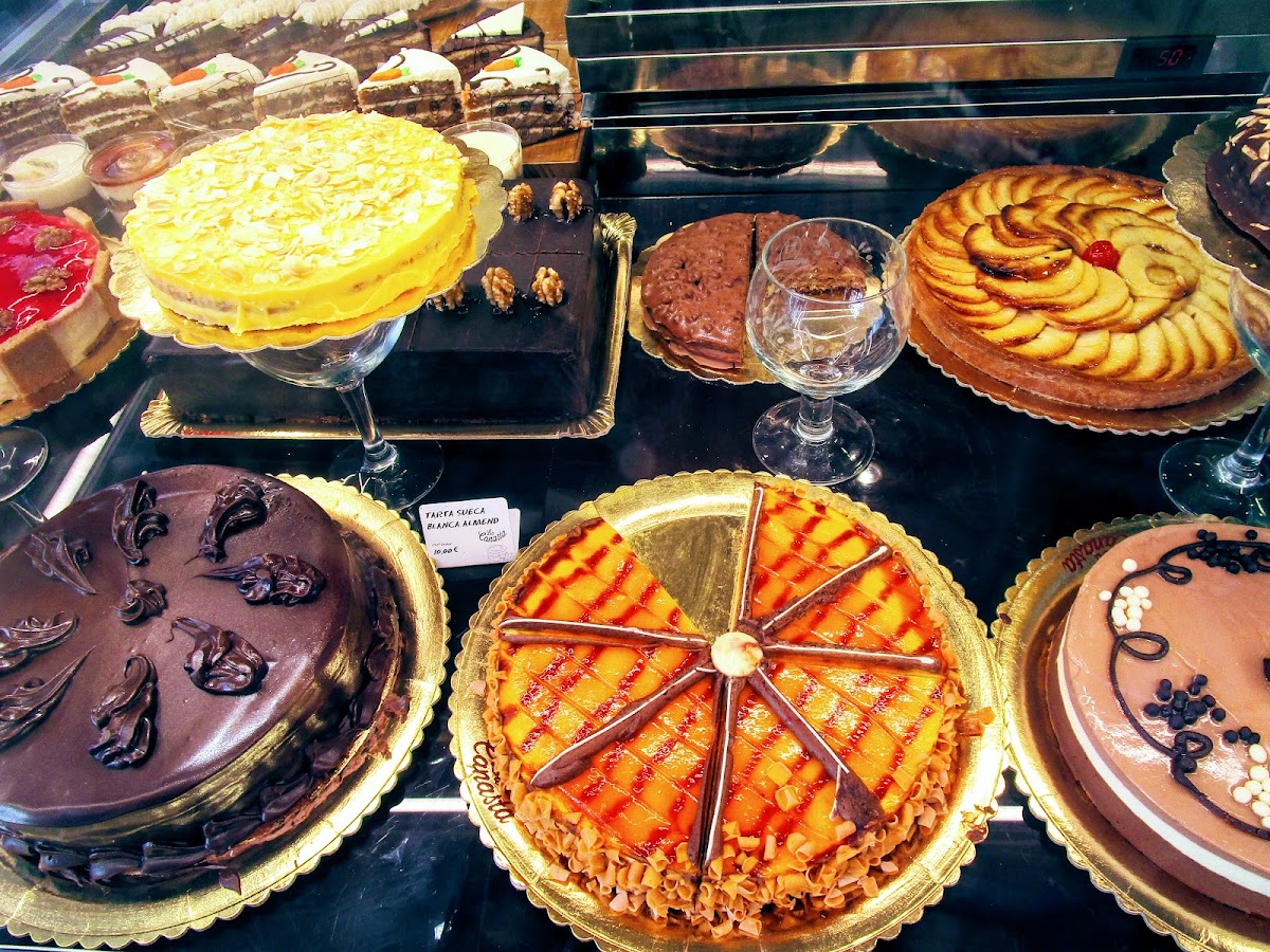Cafetería Pastelería La Canasta Photo 8