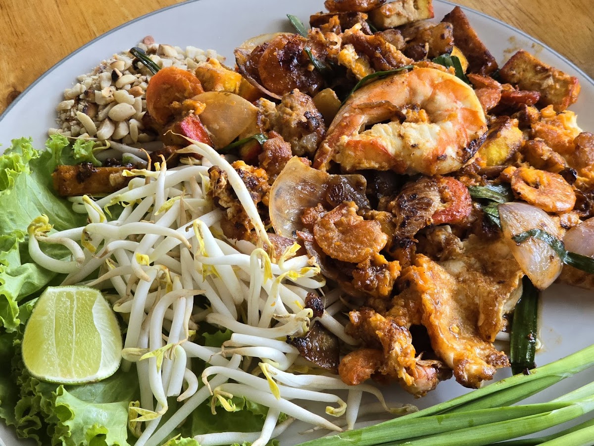 Nung Nuch Restaurant Photo 2