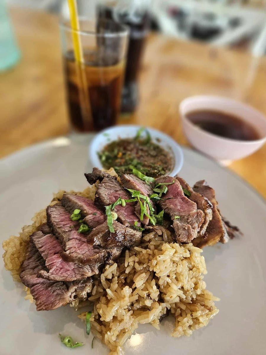 Nung Nuch Restaurant Photo 4