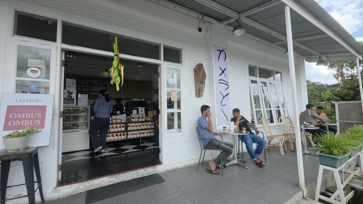 Piltik Cafe SILANGIT Photo 3