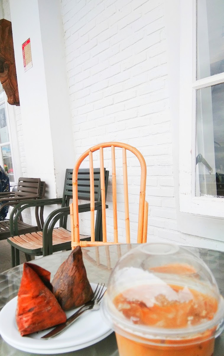 Piltik Cafe SILANGIT Photo 6