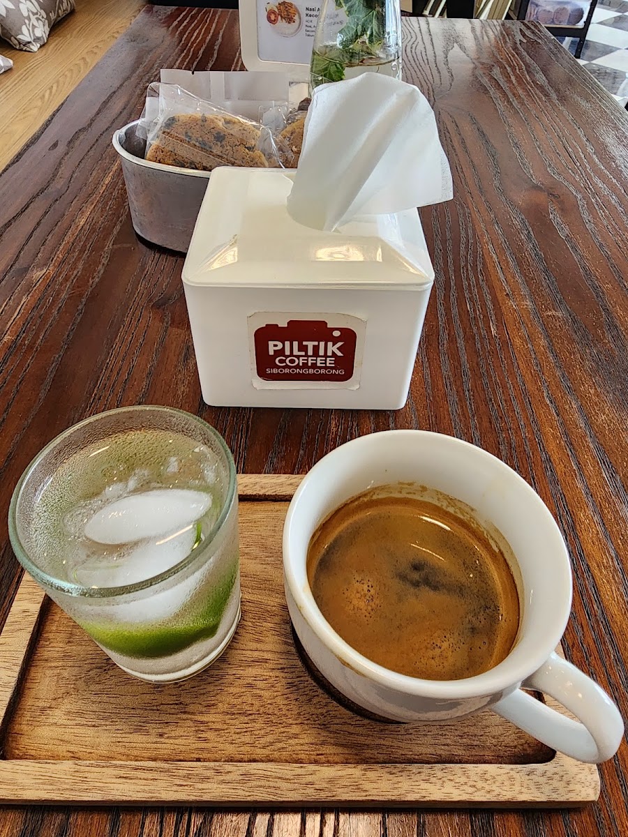 Piltik Cafe SILANGIT Photo 9