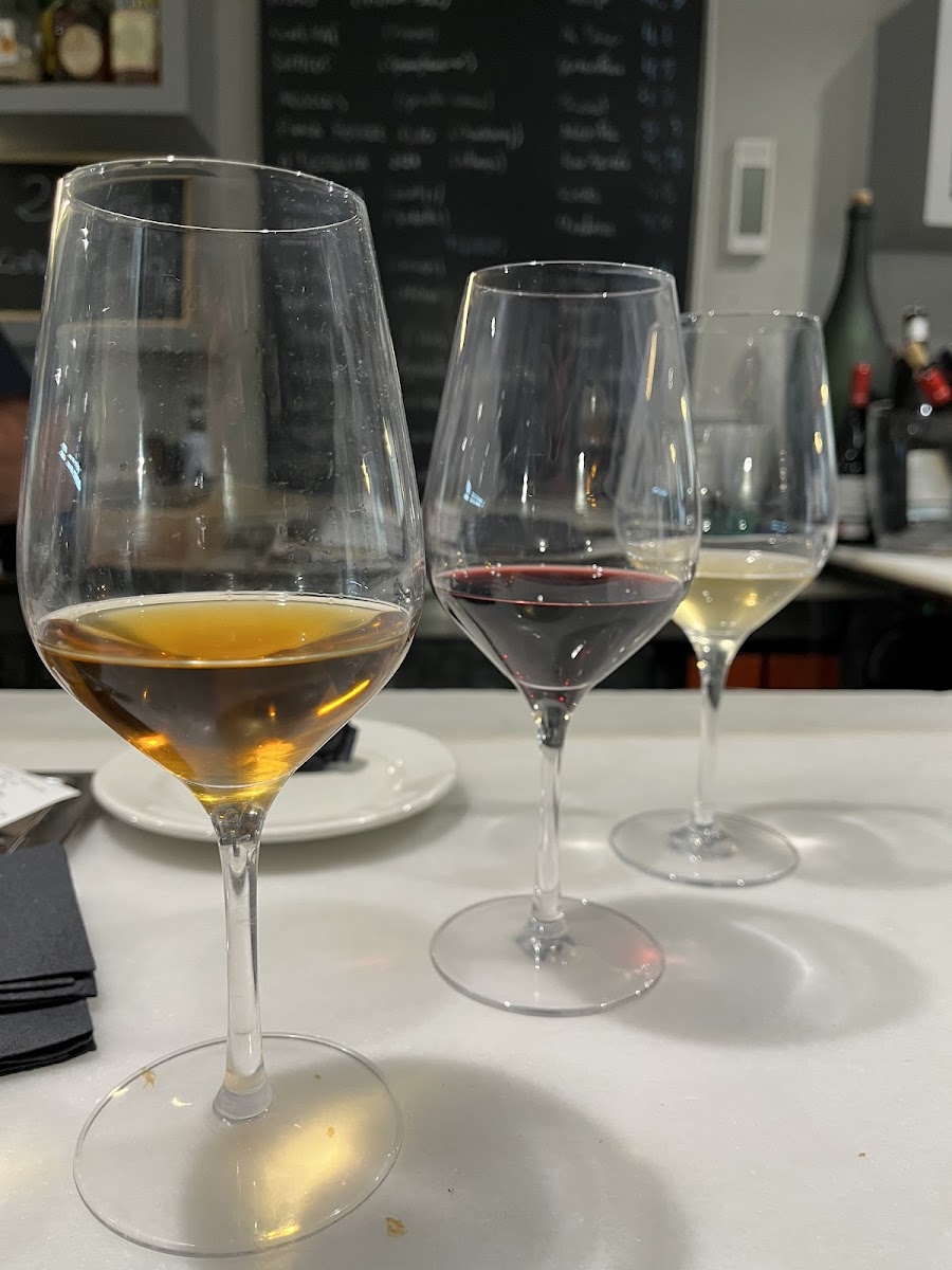 D.O. Vins i Platillos Restaurant Photo 4