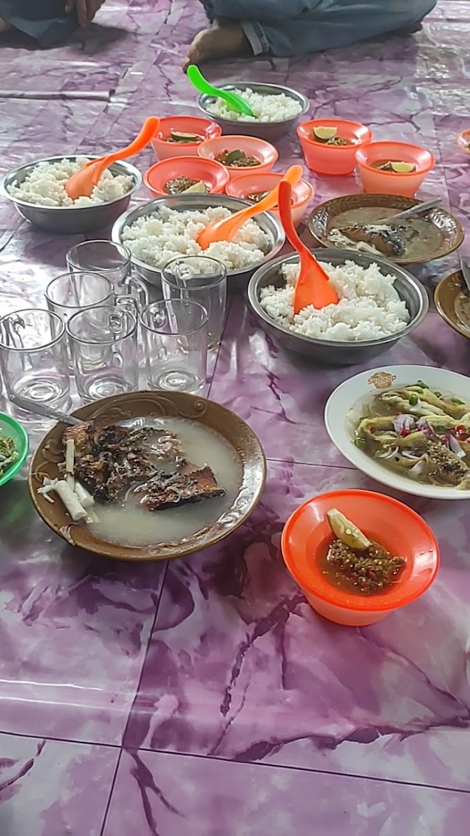 RUMAH MAKAN HOLAT NAZWA Br. REGAR Photo 2