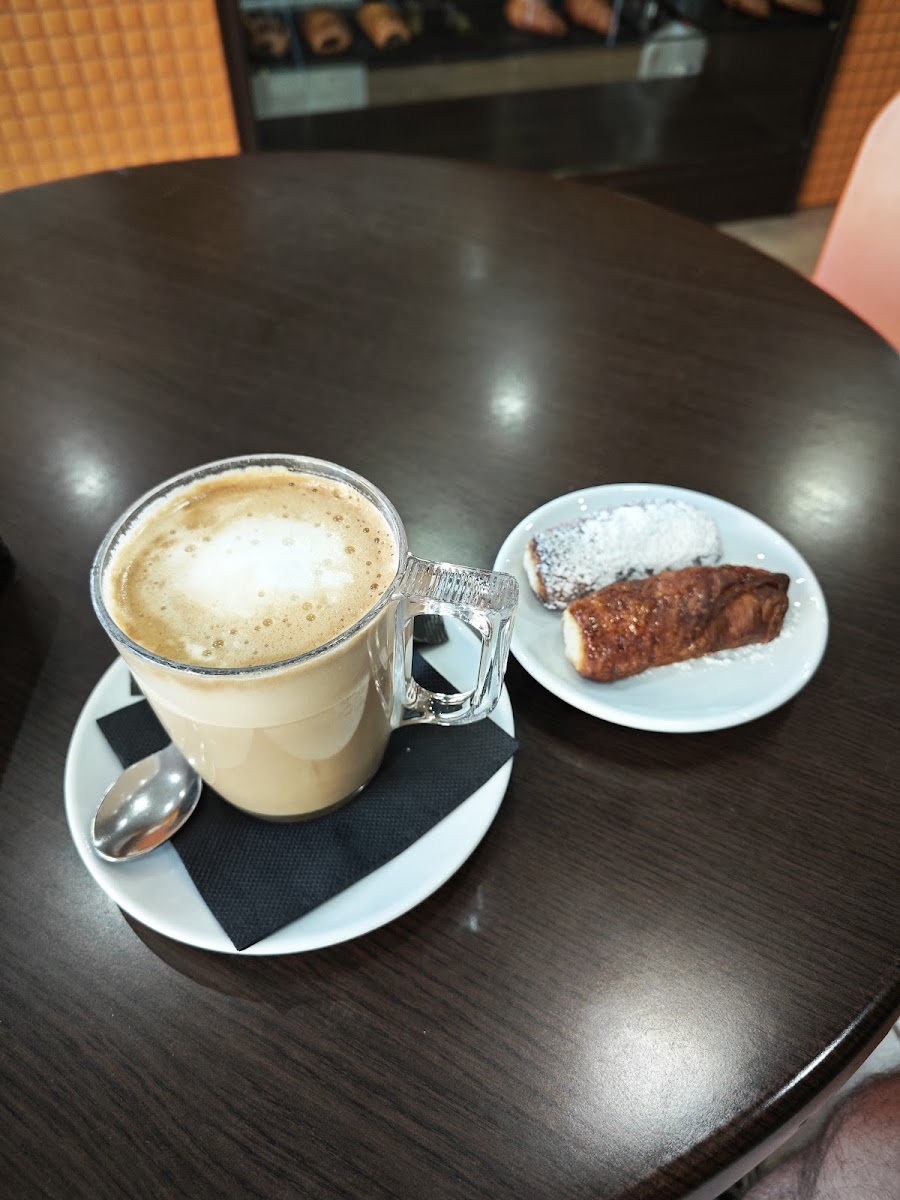 Pandepaso Cafe Photo 4