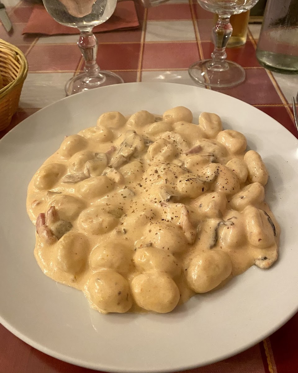 Pizzeria Avarello Photo 6