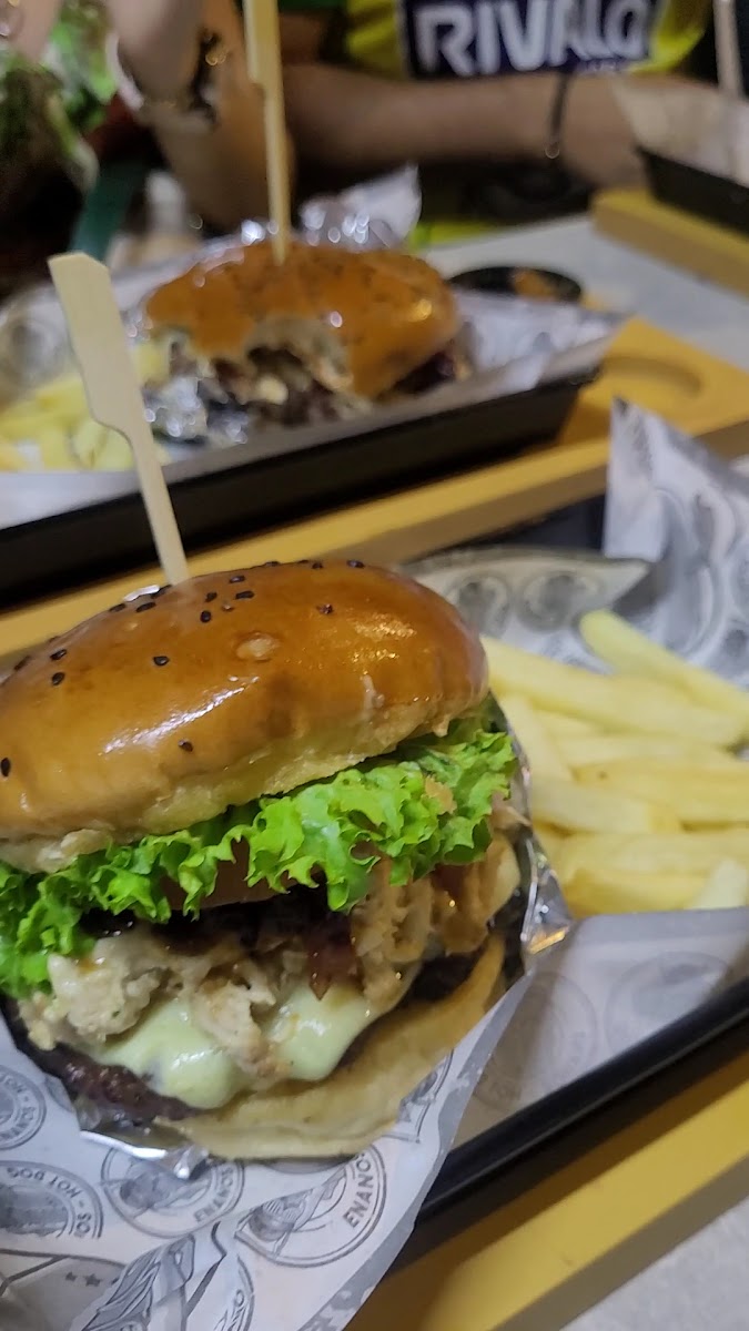 Enanos Burger's Photo 6