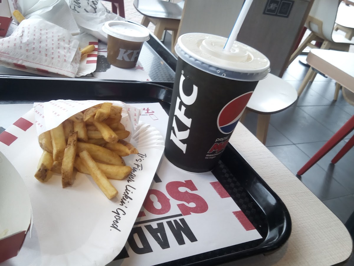 KFC Rochdale - Kingsway Retail Park Photo 6
