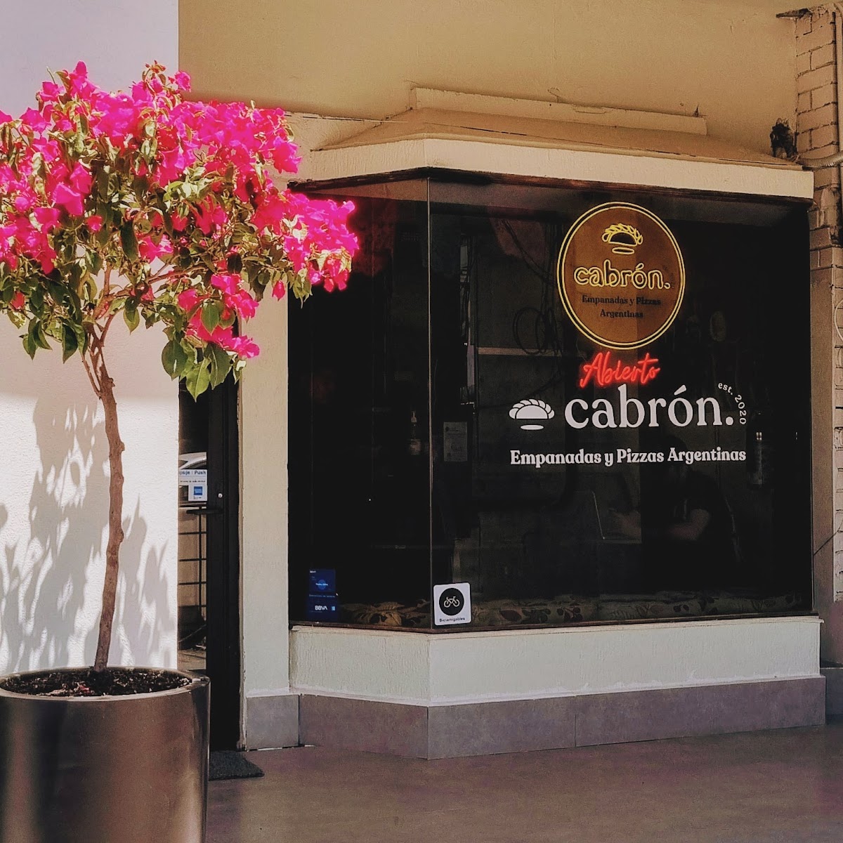 Cabrón Empanadas y Pizzas Argentinas