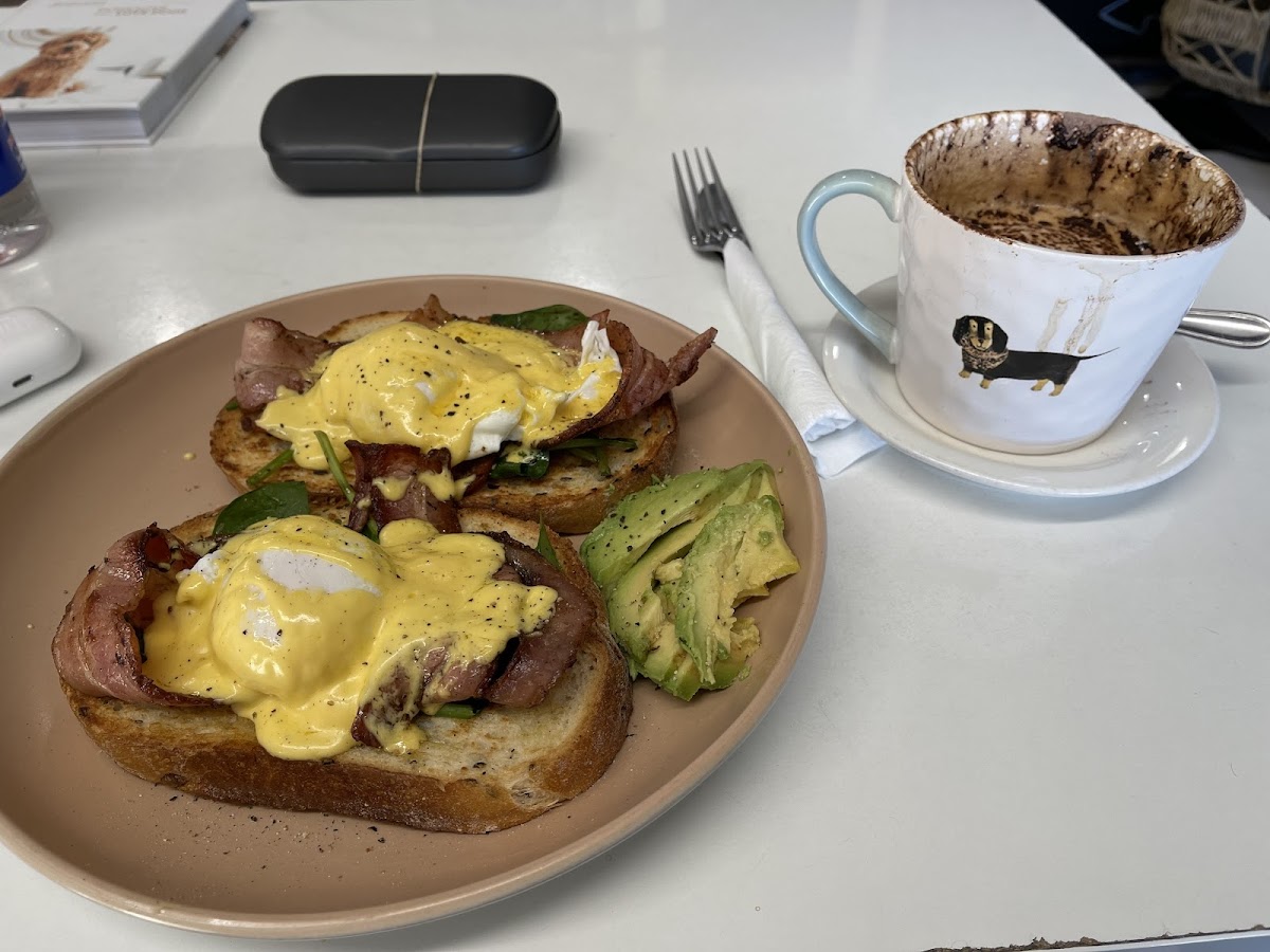 Lucas Bakery & Cafe Photo 7