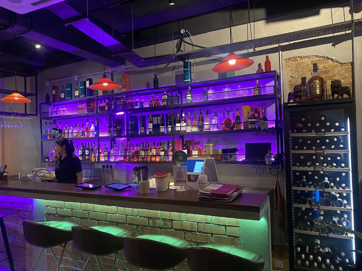 Mojo Pizza Co KL (Mojo & Co)