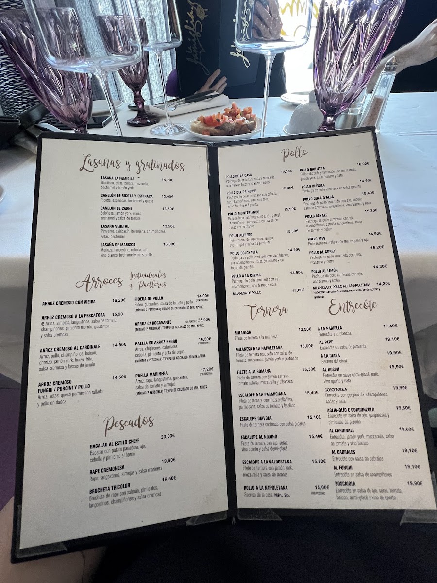 Restaurante La Famiglia Photo Menu 9