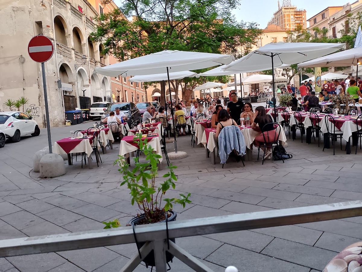 Tola's Pizzeria Ristorante