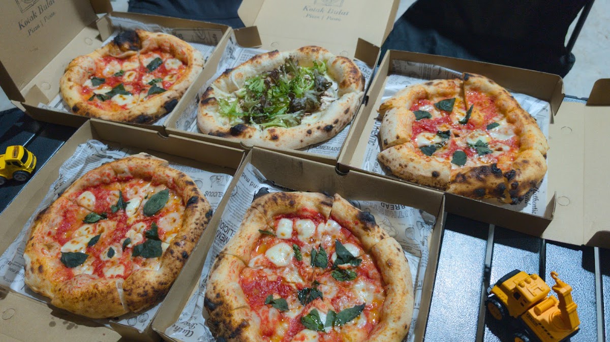 Kotak Bulat Pizza & Pasta