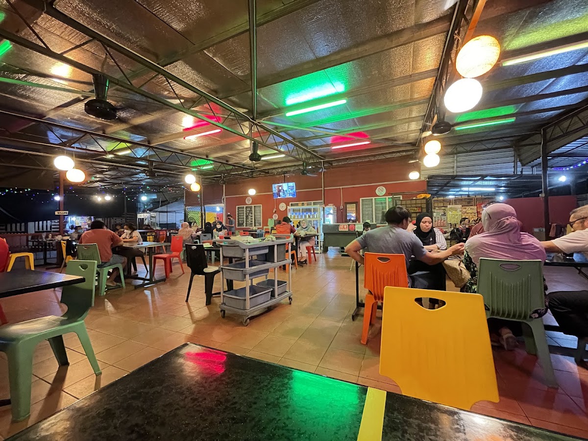 Cafe Diners Kak Mariam