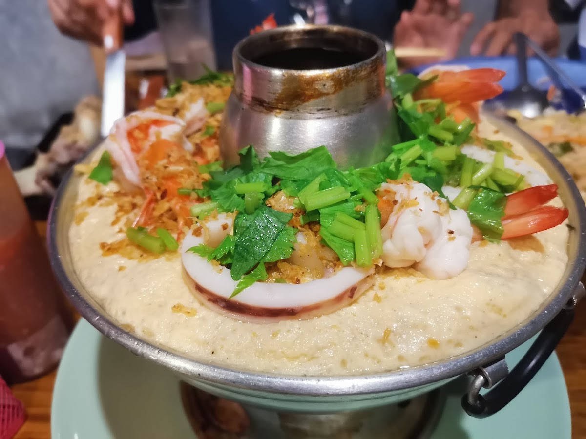 Aim Him Mueang Cafe and Restaurant Photo 9