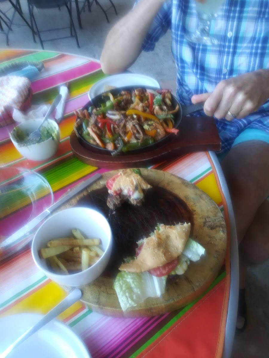 ARCELIA'S RESTAURANT (UPSTAIRS) Photo 5