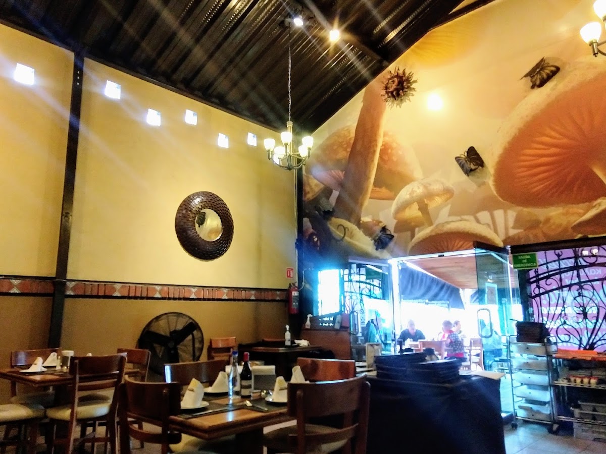 Bar &grill Photo 4