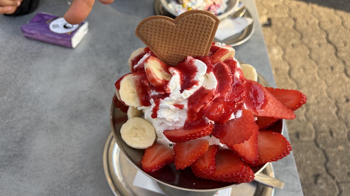 Eiscafé La Piazza Kamp-Lintfort Photo 2