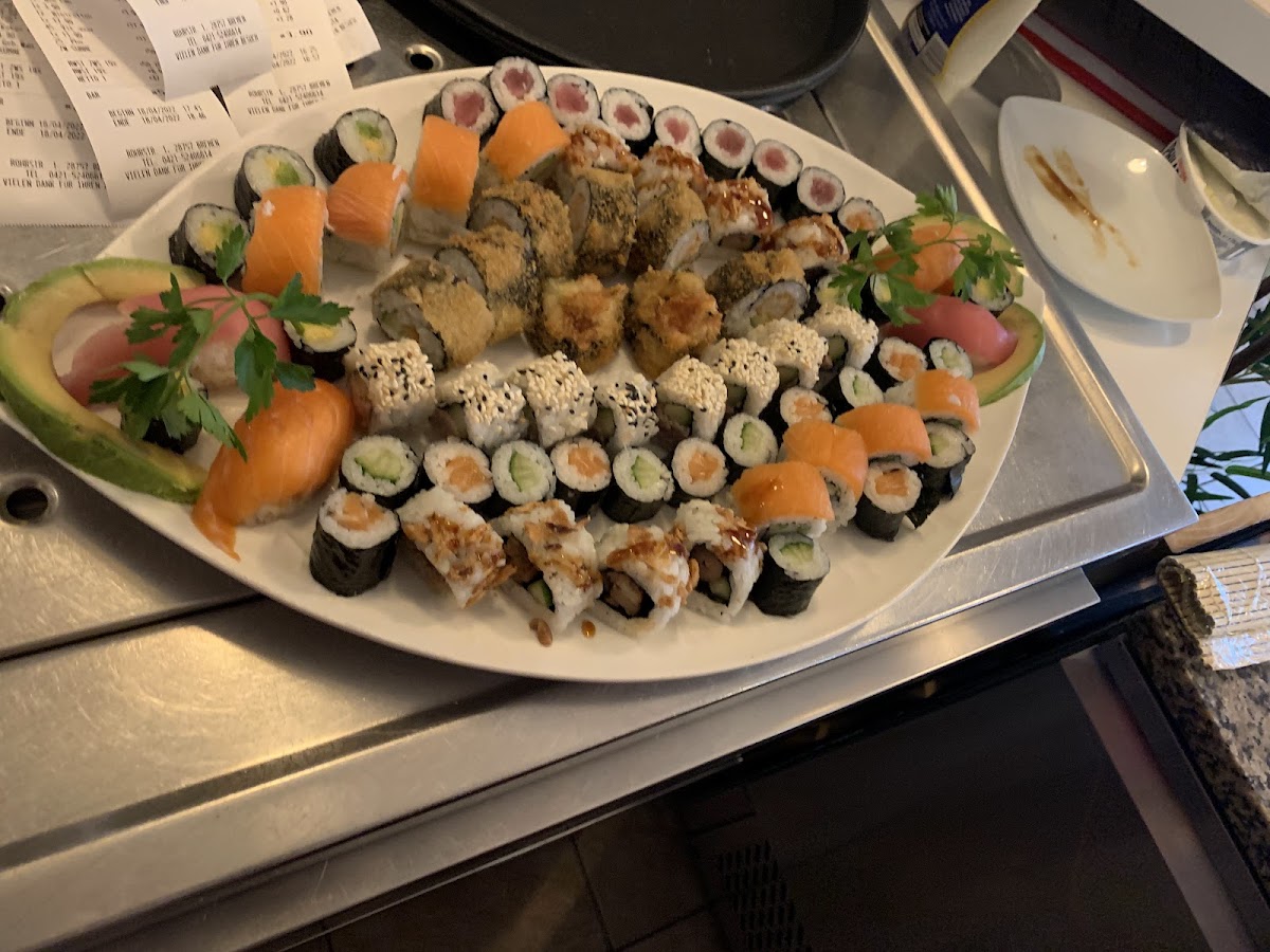 Mr.Trung Viet Cuisine - Sushi Photo 3