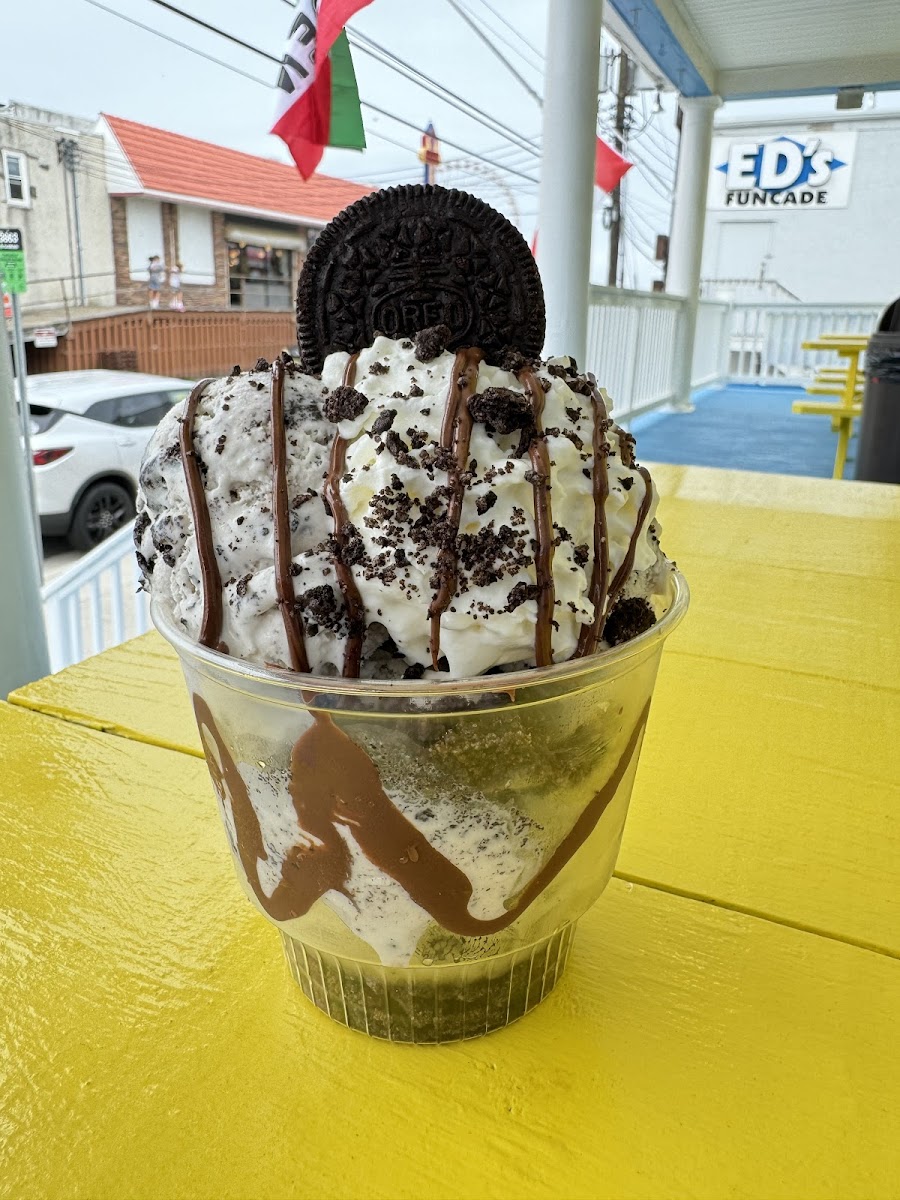 Banana's Ice Cream Cafe Photo 10