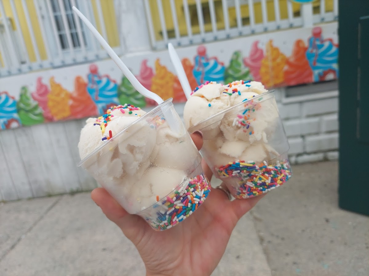 Banana's Ice Cream Cafe Photo 6