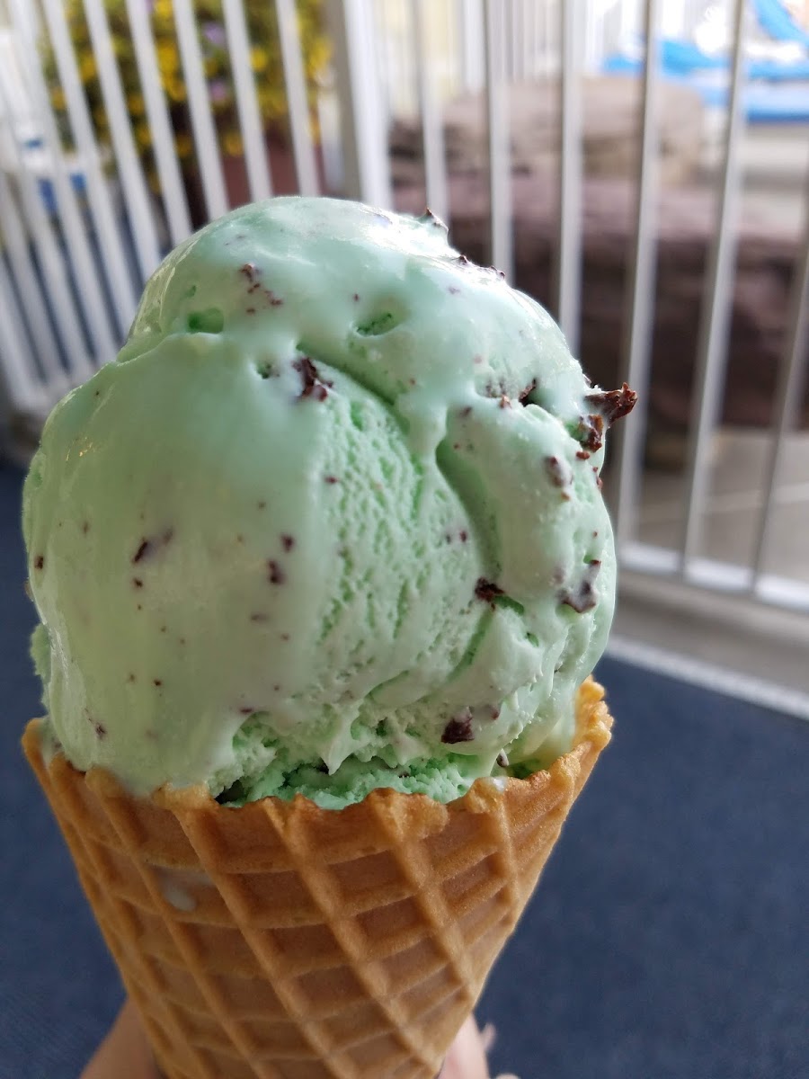 Banana's Ice Cream Cafe Photo 8