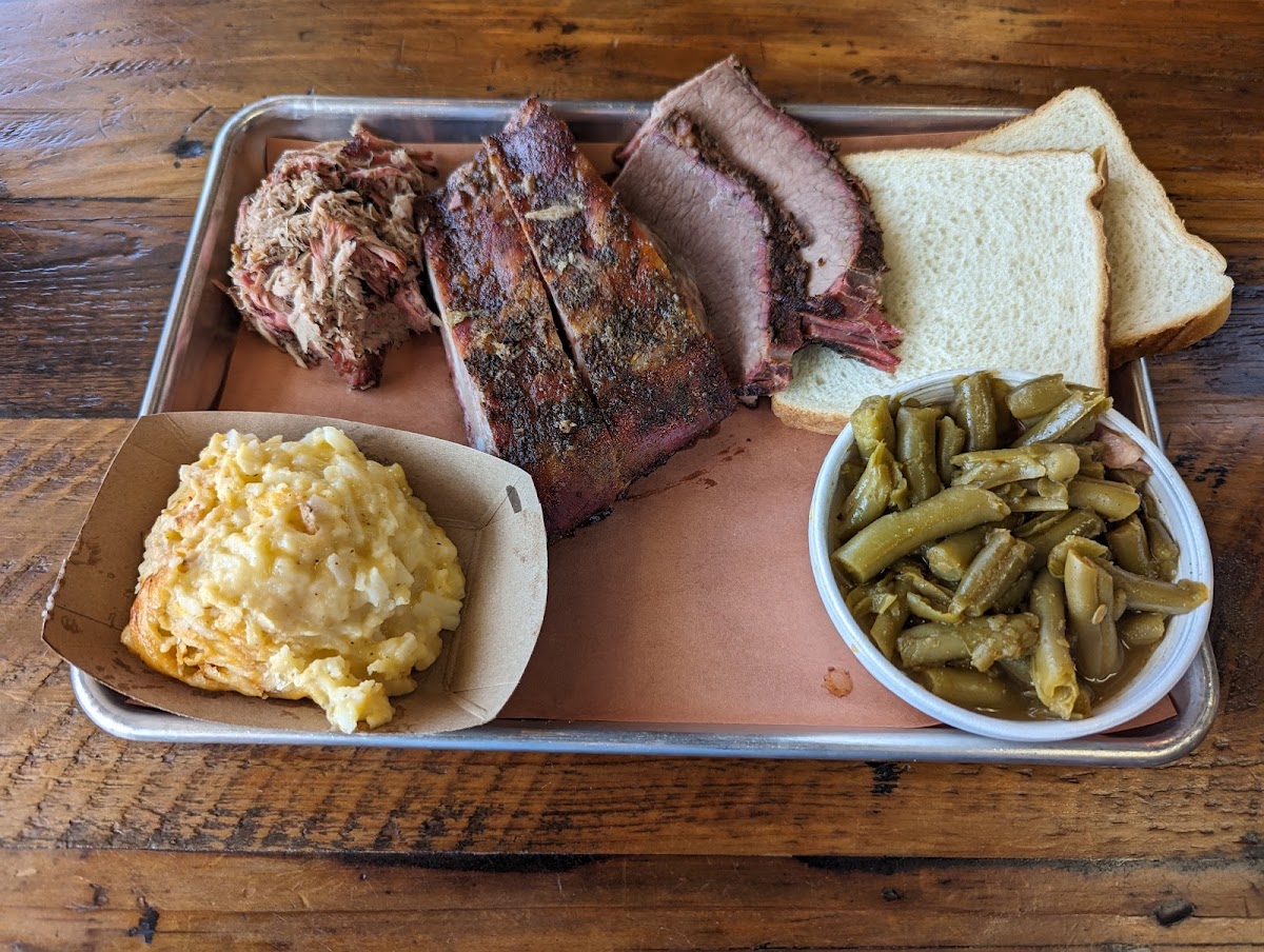 Mac's BBQ Photo 6