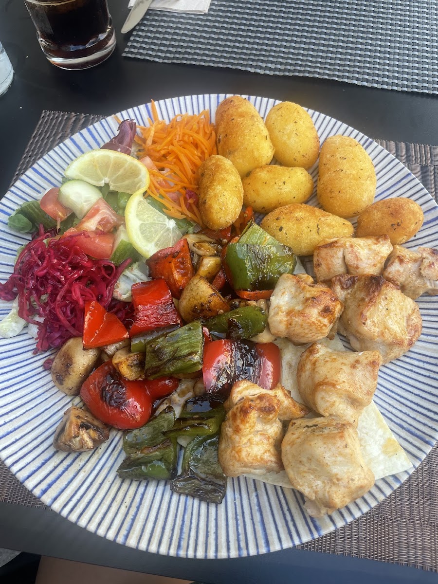 LA FAMILIA TURKISH BBQ COCTAILBAR Photo 8