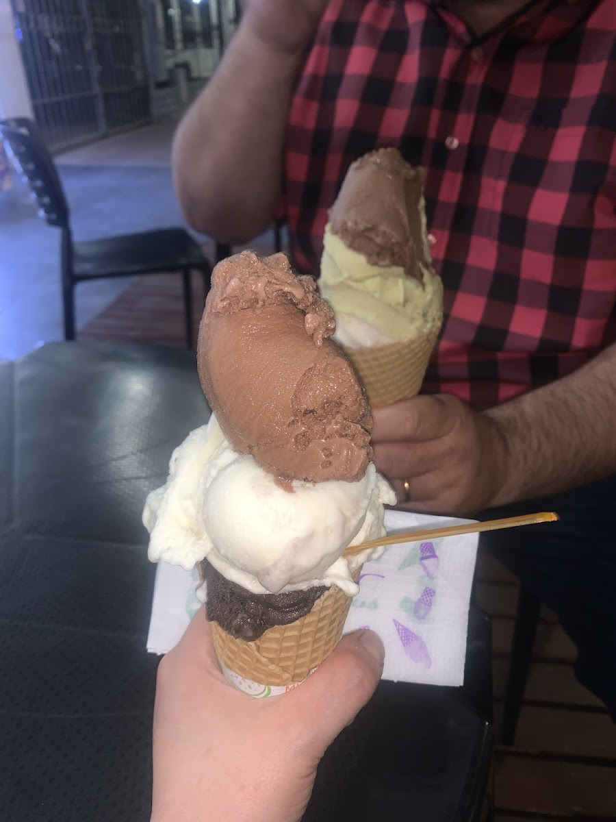 Helados Roma Photo 3