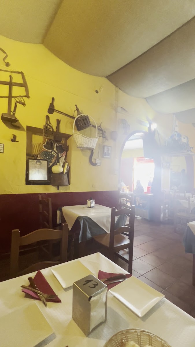 Bodega Bar El Cano Photo 2