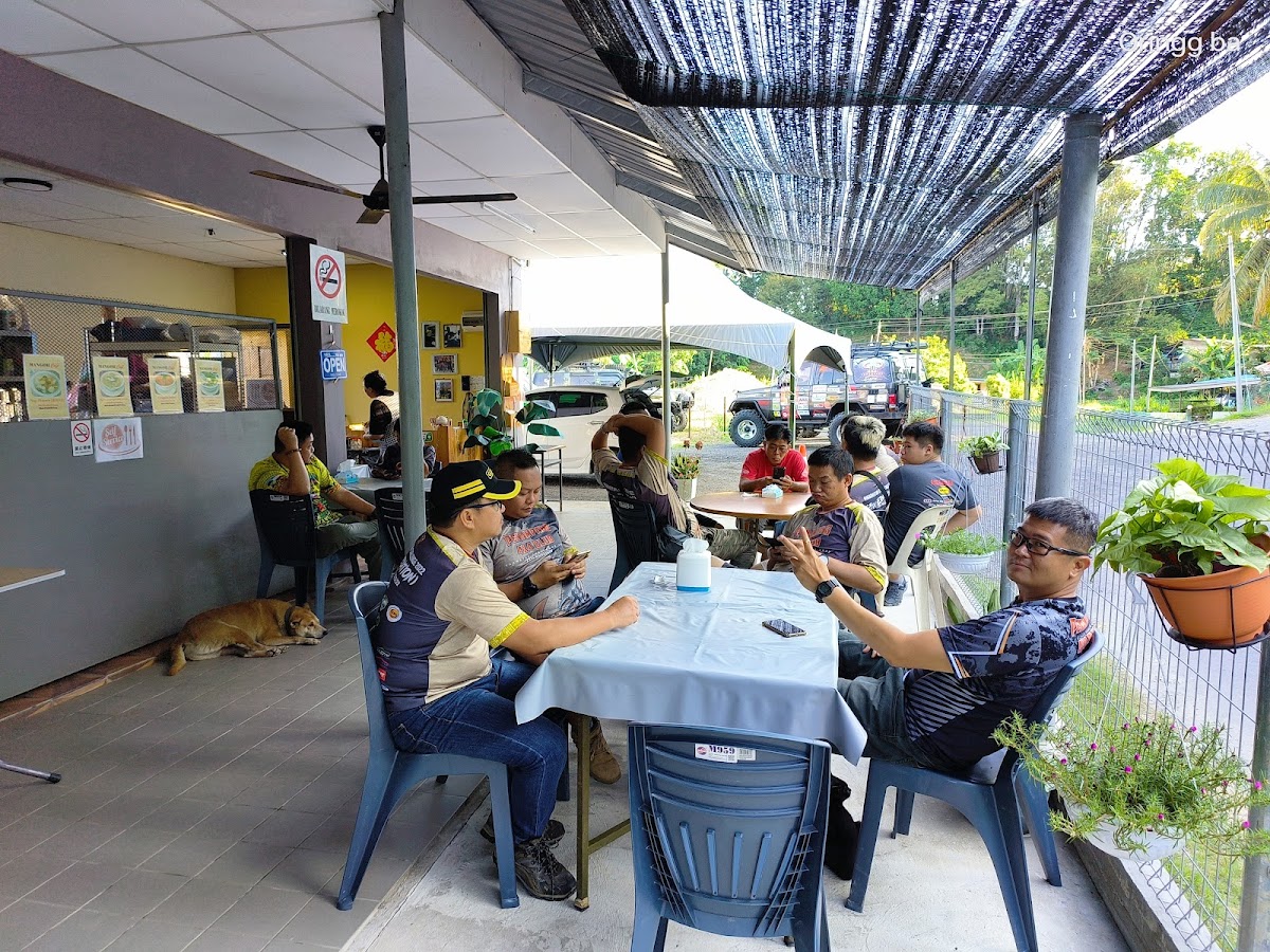 MANGOH CAFE Photo 4
