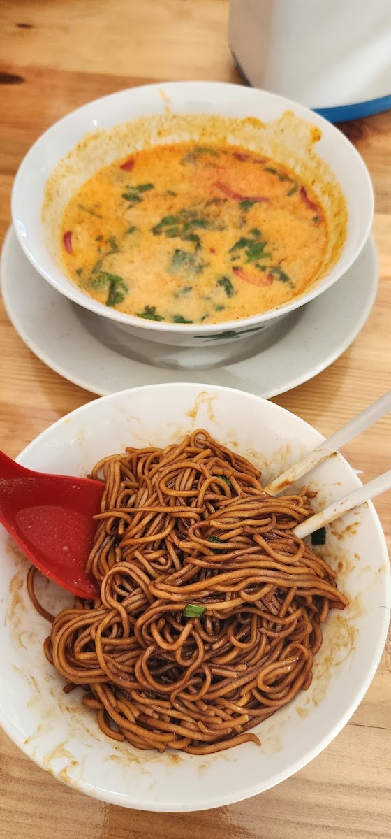 MANGOH CAFE Photo 7