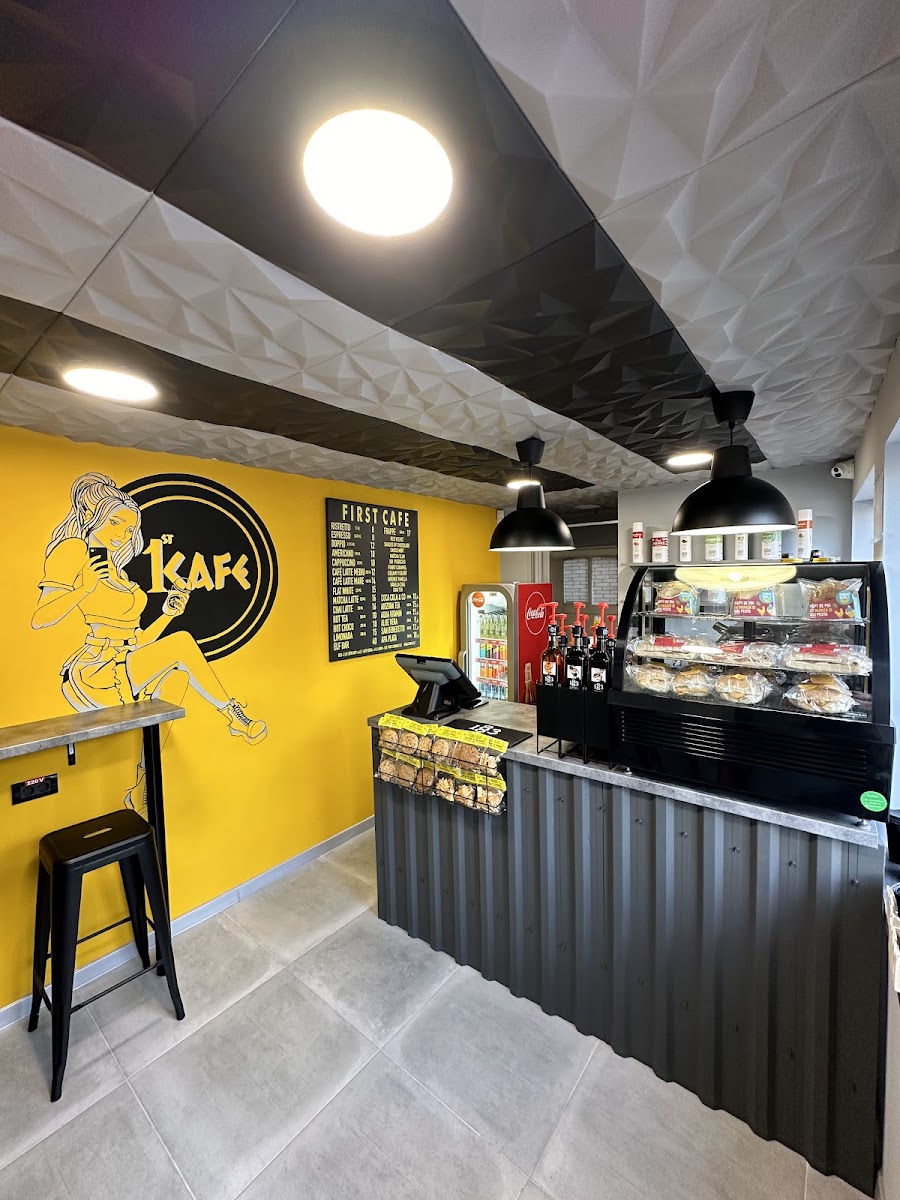First Cafe Unirii Photo 3