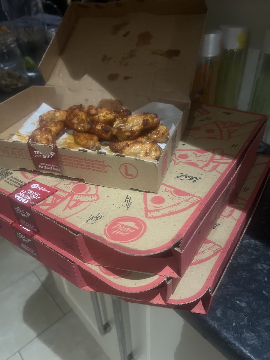 Pizza Hut Southgate Photo 8