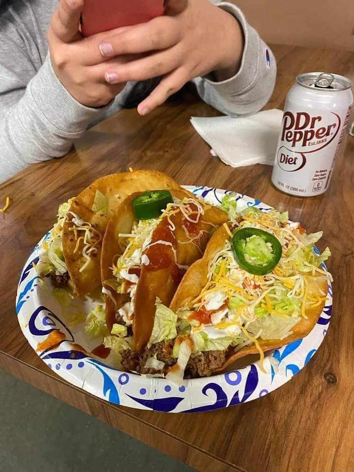 Casual Corner Carry Out Photo 6