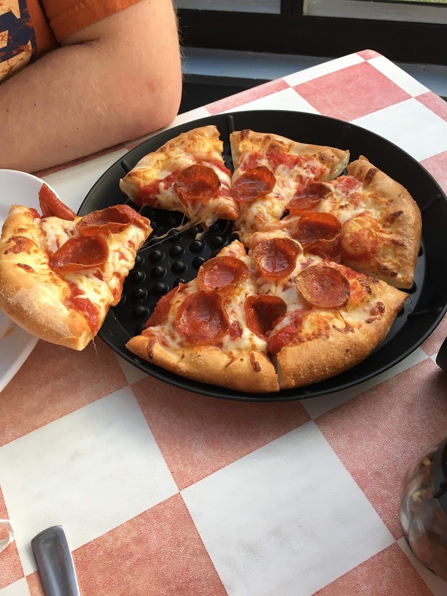 Greek's Pizzeria Photo 5