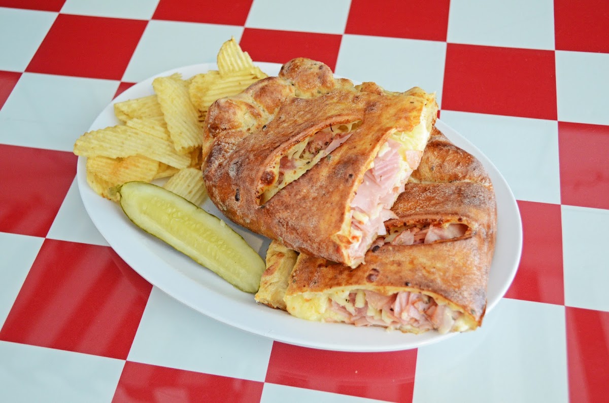 Greek's Pizzeria Photo 8