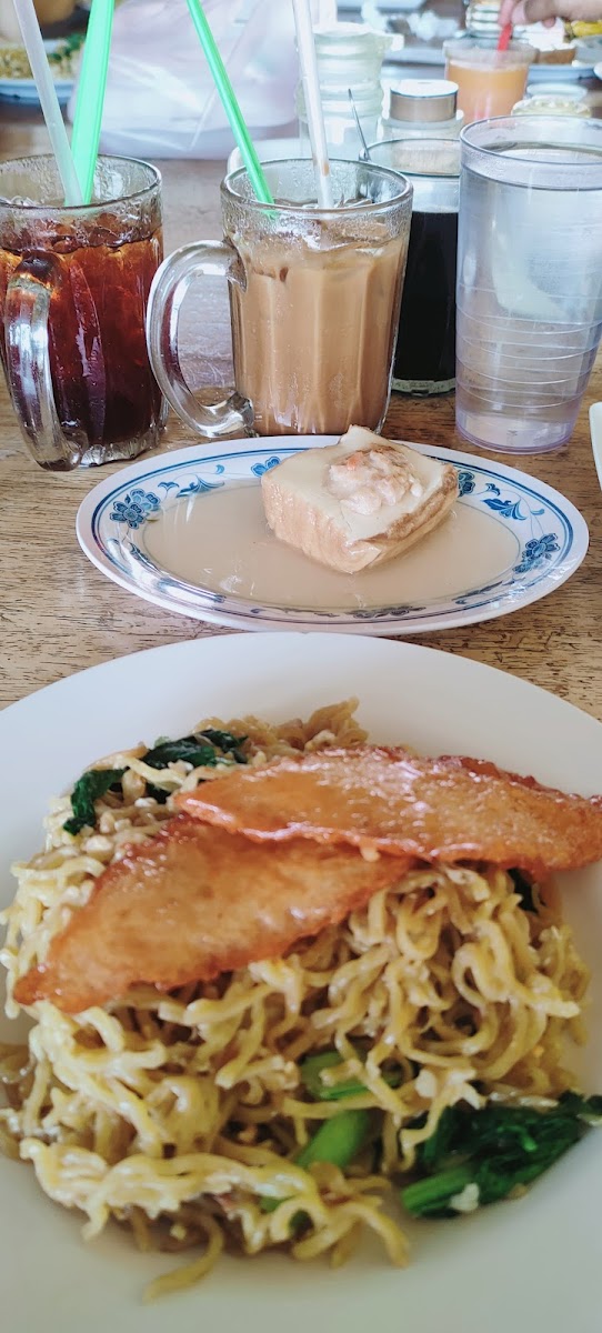 Berungis Cafe Photo 5