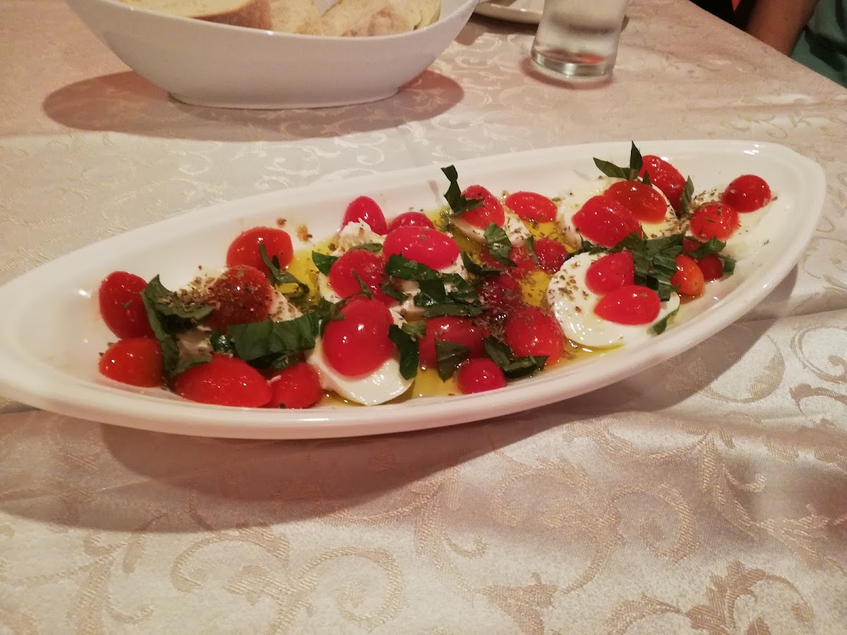 PASTA E BASTA Italian restaurant Photo 9