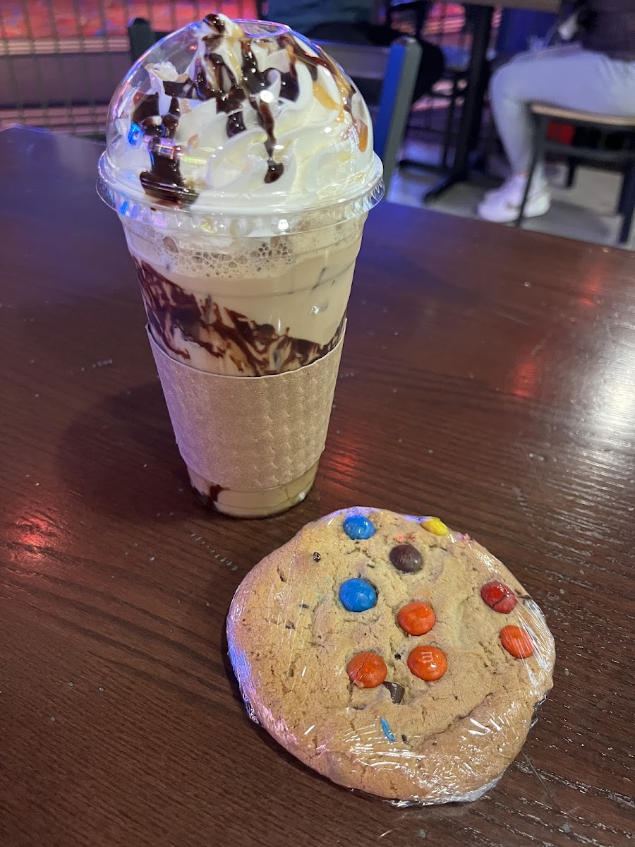 Le Paris Bakery & Cafe Photo 3