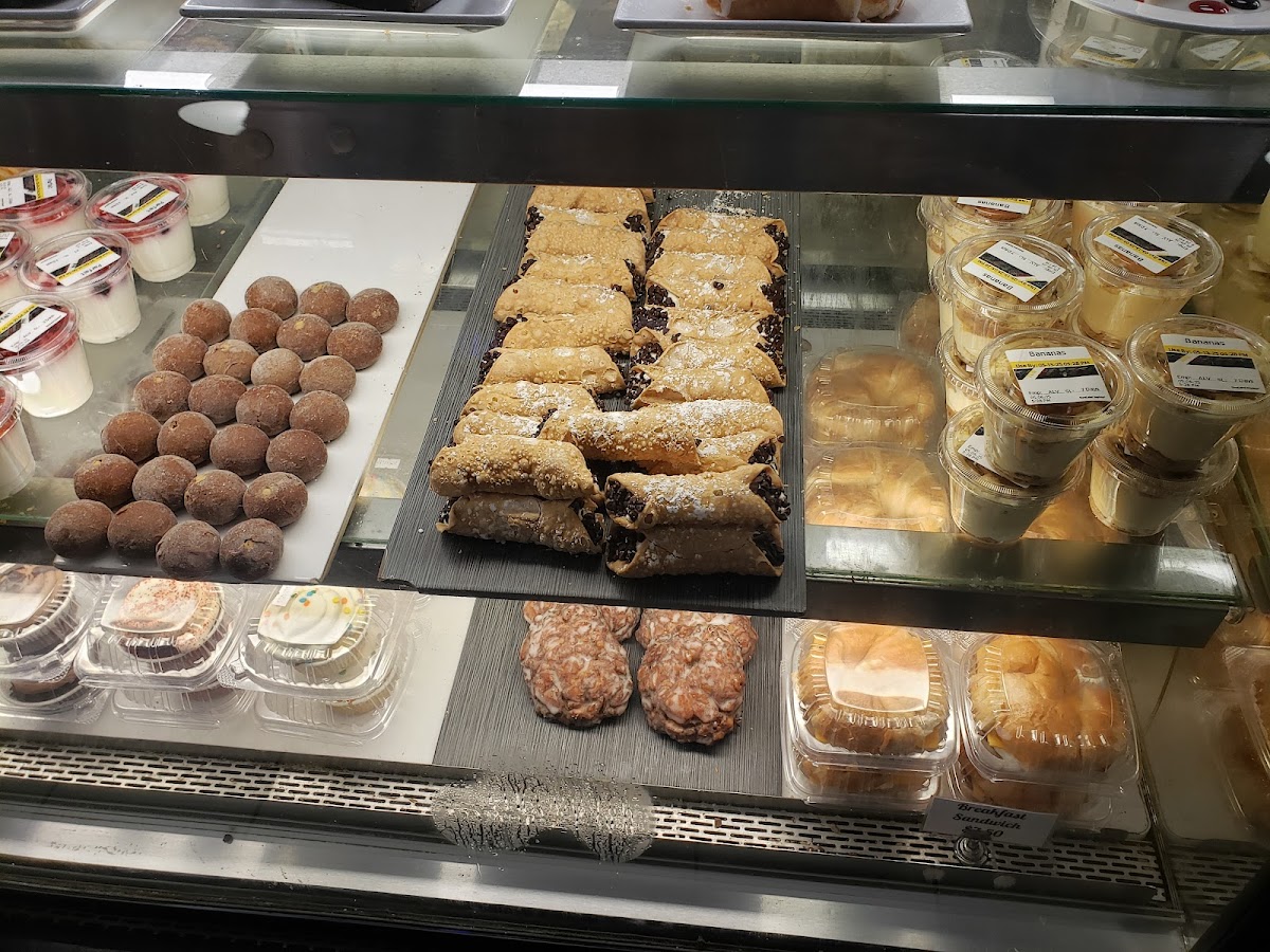 Le Paris Bakery & Cafe Photo 4