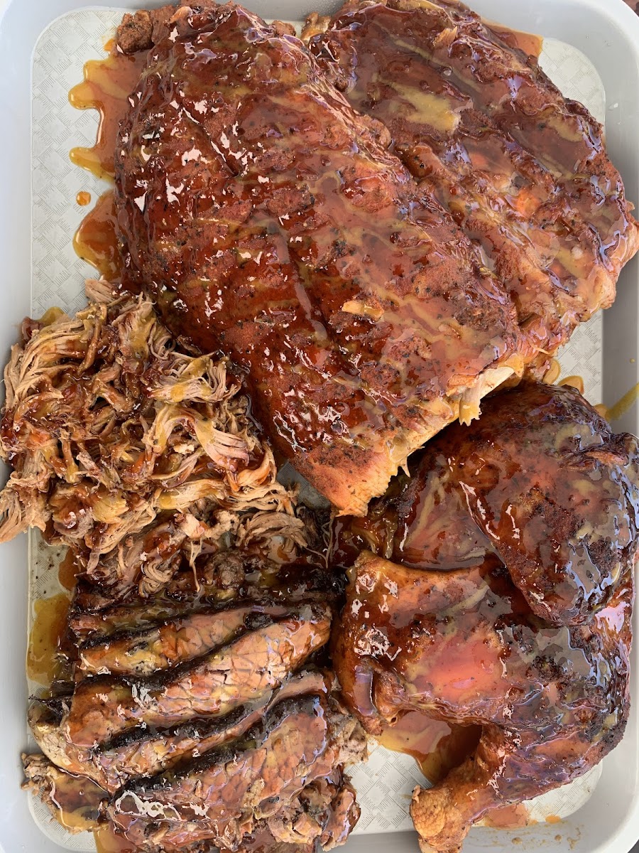 Chiefs smokin BBQ Photo 6
