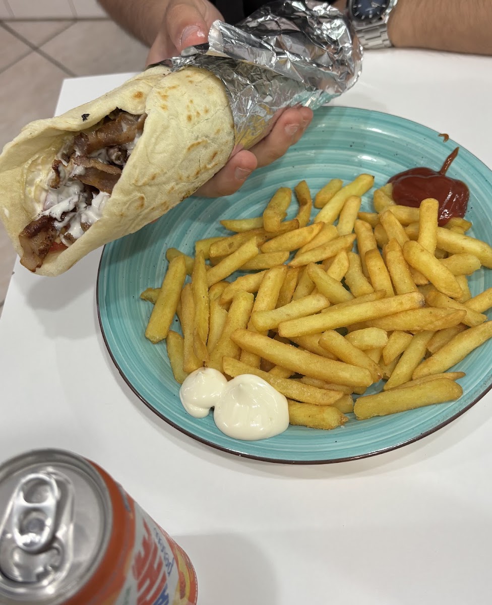 Pizzeria Kebab LA DELIZIA Photo 4
