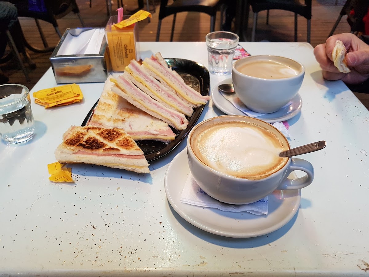 SÃO Medialunas y Café Photo 10